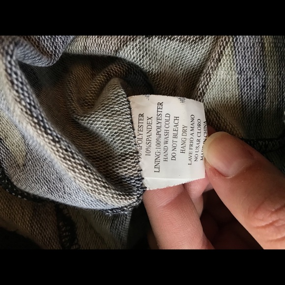 Green camo Fashion Nova casual pant - Picture 5 of 6